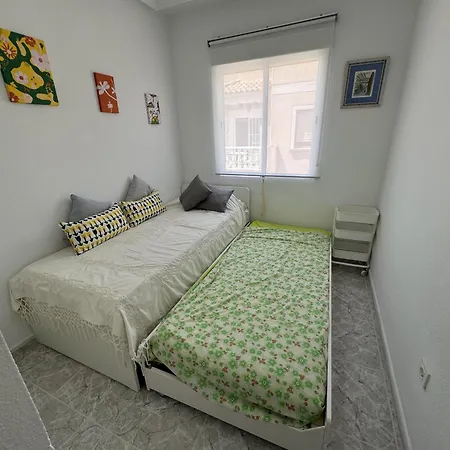 아파트 Mediterranean Breeze - Pool And Large Attic